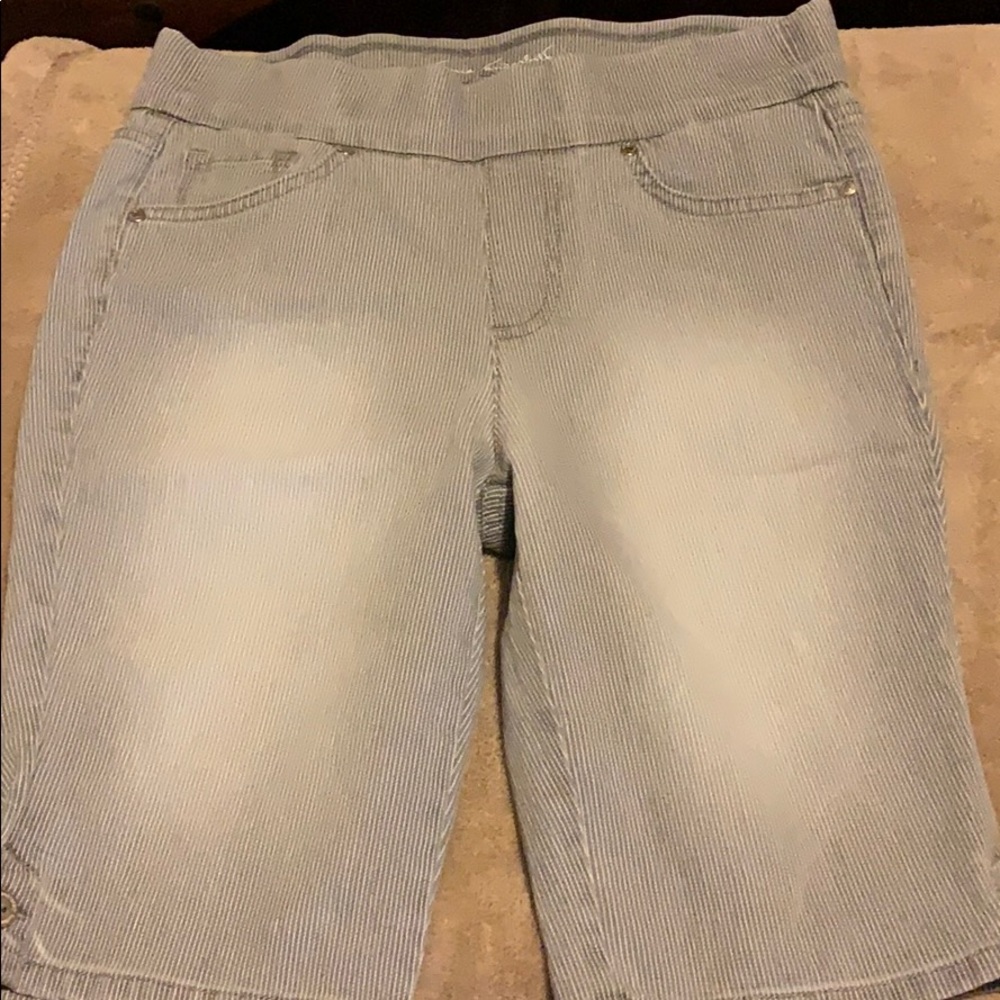 Corduroy shorts